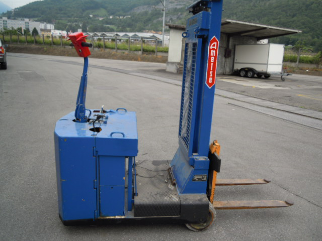 mot-cl(exemple: marque)